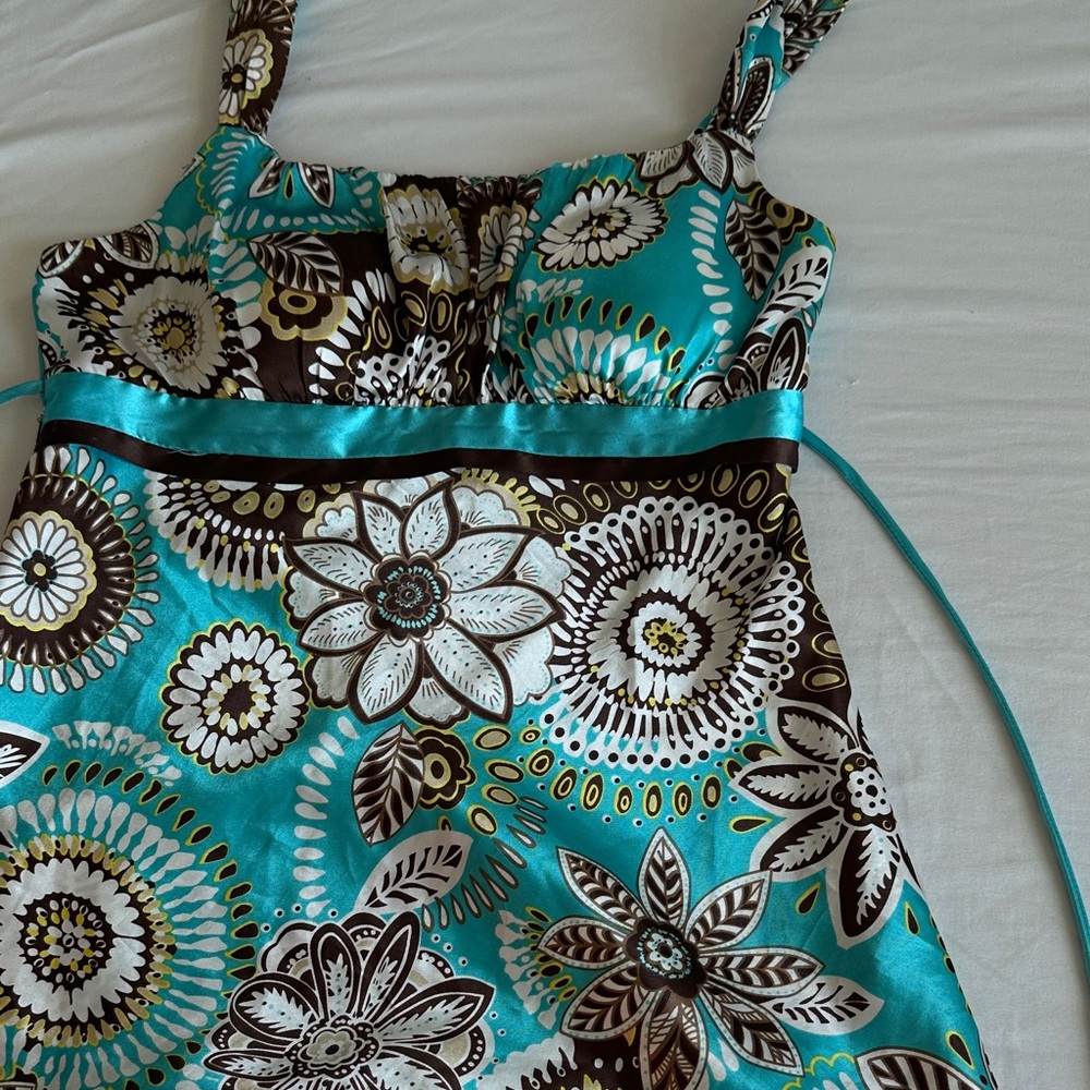 Y2K Turquoise Floral Satin Tank Top with Contrast Waistband - Picture 4 of 9